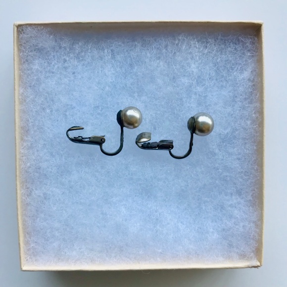 Vintage Japan Silvery-White Faux Pearl Clip-On Earrings - Picture 4 of 4